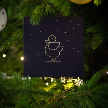 Kerstkaart met goudfolie in kerstsfeer