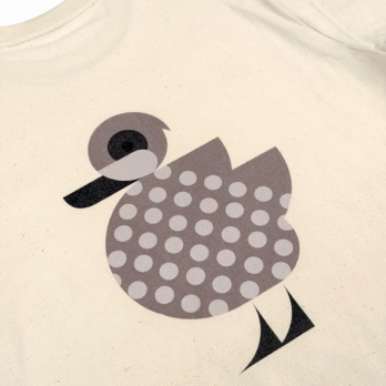 Detail Achterzijde beige T-shirt Eendje Marmereend